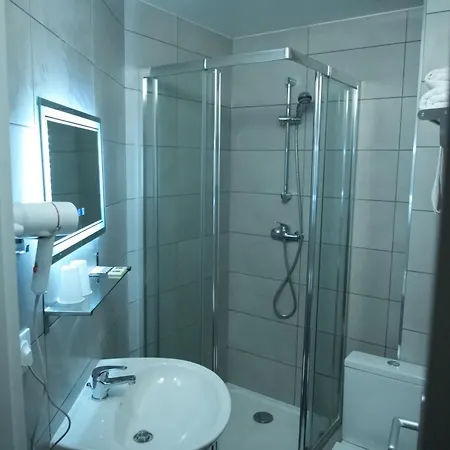 Du Marche Hotel *